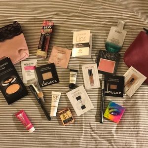 Free Gift(s) with Purchase!